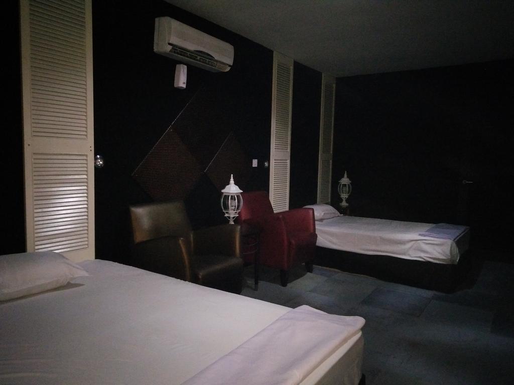 Transit Room Klia - Residence Villa Kampong Kubang Beras Exteriör bild