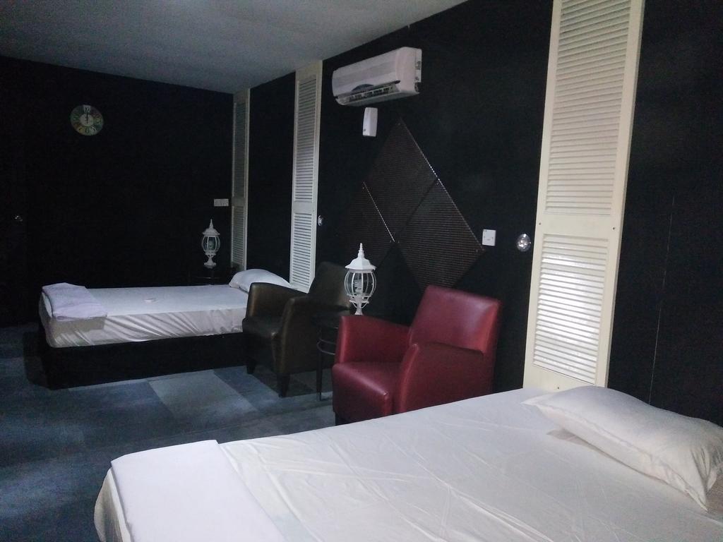 Transit Room Klia - Residence Villa Kampong Kubang Beras Exteriör bild