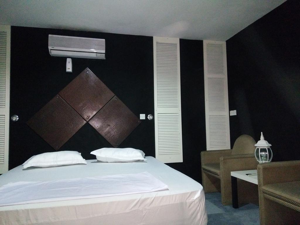 Transit Room Klia - Residence Villa Kampong Kubang Beras Exteriör bild