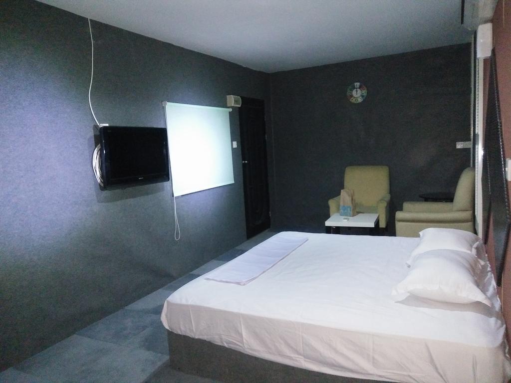 Transit Room Klia - Residence Villa Kampong Kubang Beras Exteriör bild